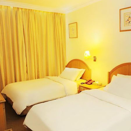 Borneo Hotel Кучинг Екстериор снимка
