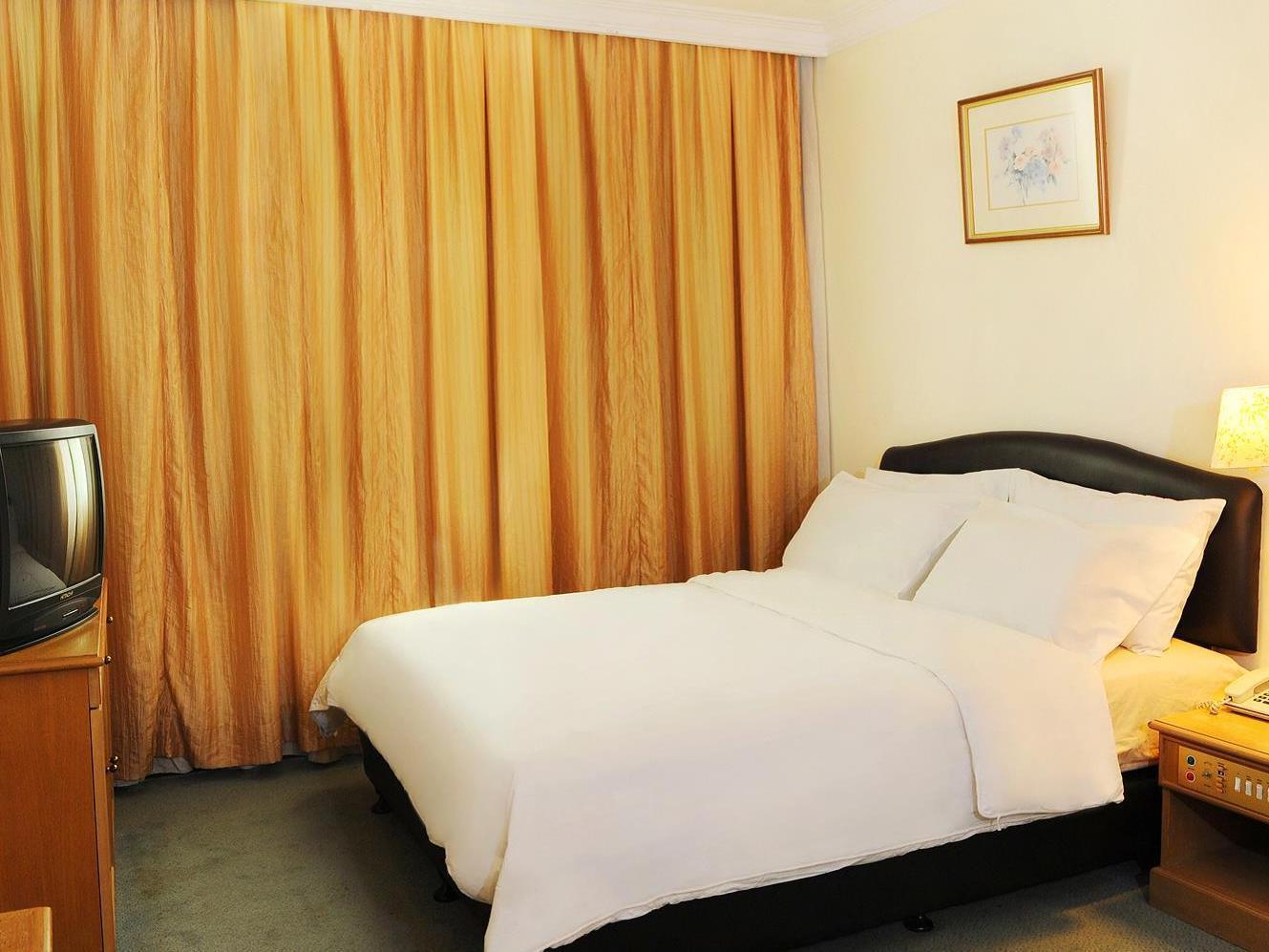 Borneo Hotel Кучинг Екстериор снимка